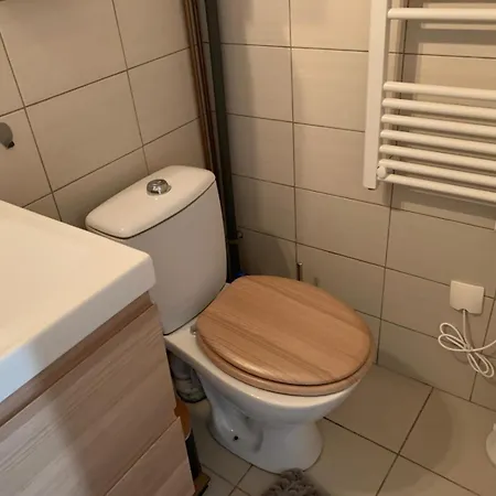 Cosy A 5 Min Du Centre D'epernay